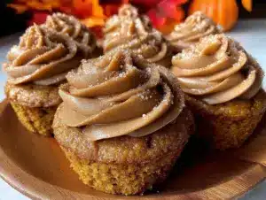 pumpkin spice latte cupcakes - featured image